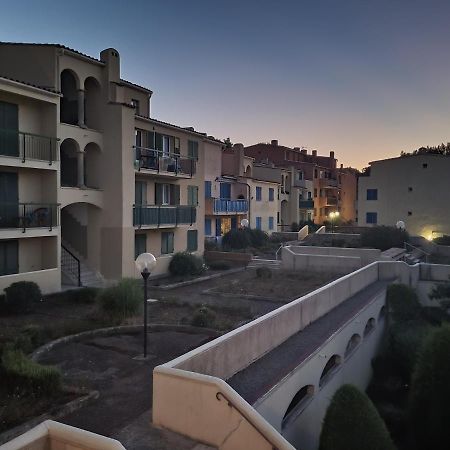 Superbe T2 en centre ville au calme à deux pas du marché Cavalaire-sur-Mer Exterior foto